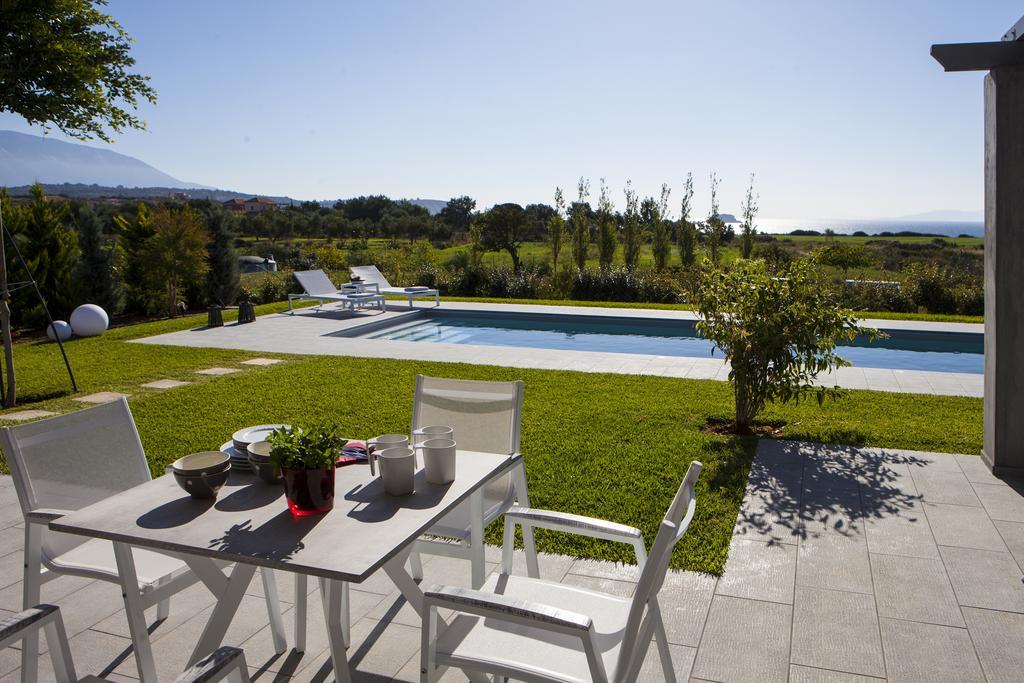 Villa Lefteris สโวโรนาตา ภายนอก รูปภาพ