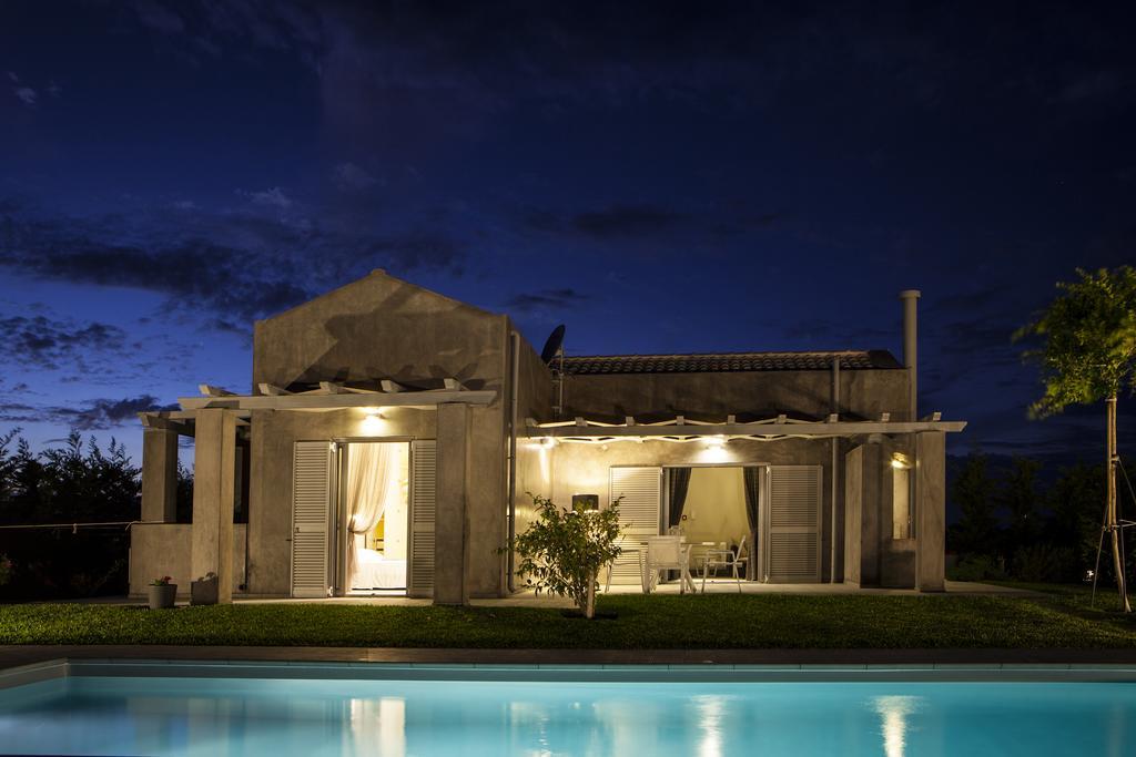 Villa Lefteris สโวโรนาตา ภายนอก รูปภาพ
